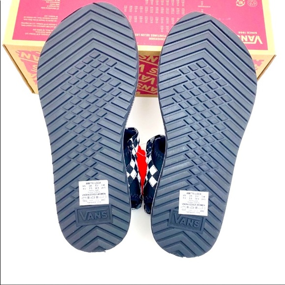 VANS Tri-Lock Check Print Sandals - Picture 8 of 12